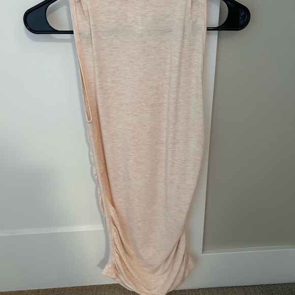 Fabletics Top 🩷 - Picture 3 of 4